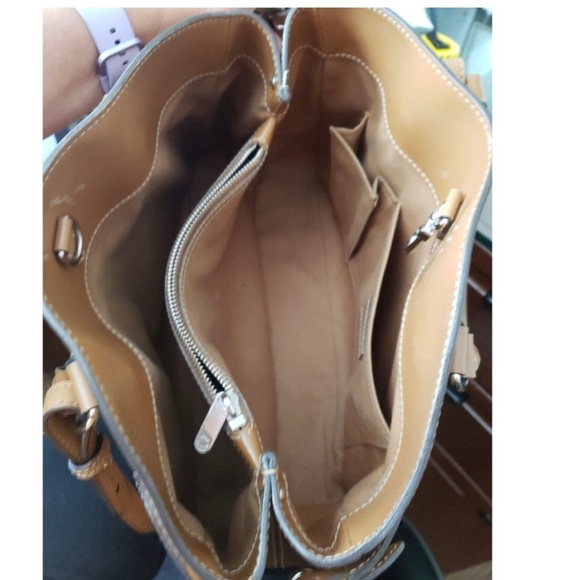 Authentic Louis Vuitton Epi Passy GM Shoulder
Hand Bag Brown with shoulder strap - Picture 7 of 15